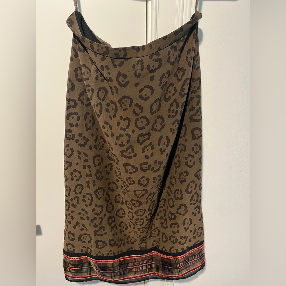 Harold’s skirt size 2